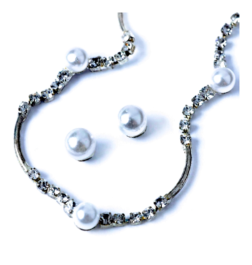 nowy-rok-trendy-Claires_Crystal_Pearl_Neklace_And_Earrings_Set-008-2014-01-29 _ 23_16_56-75