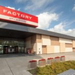 ROZPRZEDAŻ W FACTORY – KOGO SKUSZĄ NAJLEPSZE OFERTY ZAKUPOWE W MIEŚCIE?!