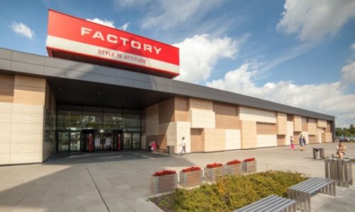 ROZPRZEDAŻ W FACTORY – KOGO SKUSZĄ NAJLEPSZE OFERTY ZAKUPOWE W MIEŚCIE?!