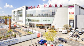 Black Friday w Wola Parku Moda, LIFESTYLE - Black Friday to coraz popularniejsze święto zakupów również w Polsce. I to nie byle jakich zakupów, bo bardzo okazyjnych. Na dzień wyprzedaży zaprasza Wola Park. 25 listopada odwiedzający Centrum upolują rarytasy z najnowszych kolekcji nawet o 70% taniej.