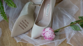 Perfekcyjne buty ślubne Moda, LIFESTYLE - Podobnie jak w przypadku obuwia z codziennych kolekcji, w tych ślubnych trendy także często się zmieniają.