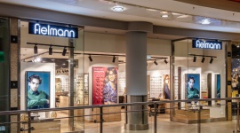 Fielmann po modernizacji ponownie otwiera butik w Galerii Dominikańskiej Moda, LIFESTYLE - W czwartek, 10 grudnia 2020 roku niemiecki lider rynku optycznego ponownie otworzył wrocławski salon w Galerii Dominikańskiej przy Placu Dominikańskim 3.