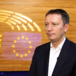 PE zapowiada walkę o silniejszy mechanizm warunkowości w nowym budżecie unijnym. Ma być automatyczny i bardziej klarowny